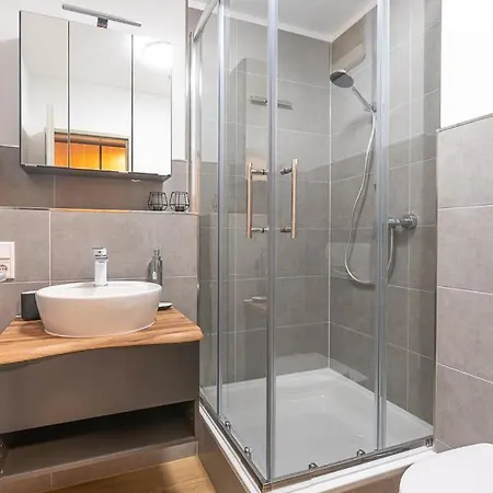 Golden Nugget Apartament *