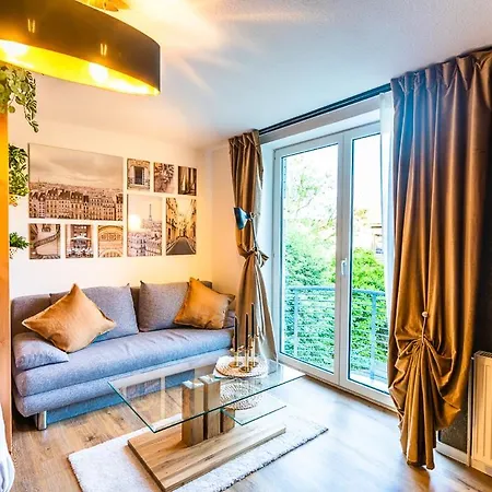Golden Nugget Apartament *